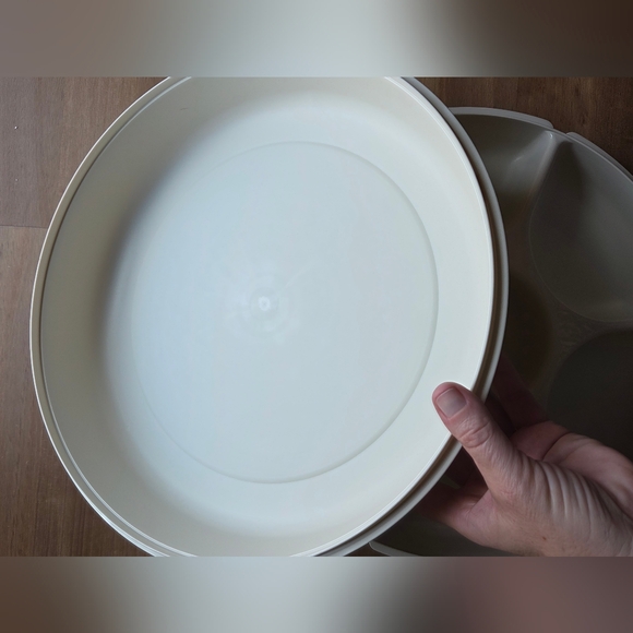 Relish, Veggie, Dessert Tray With Lid Tupperware - Picture 7 of 8